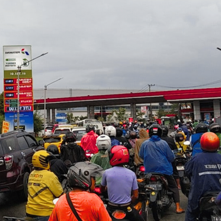 Rental mobil balikpapan sewa mobil balikpapan rent car balikpapan kelangkaan BBM di Balikpapan