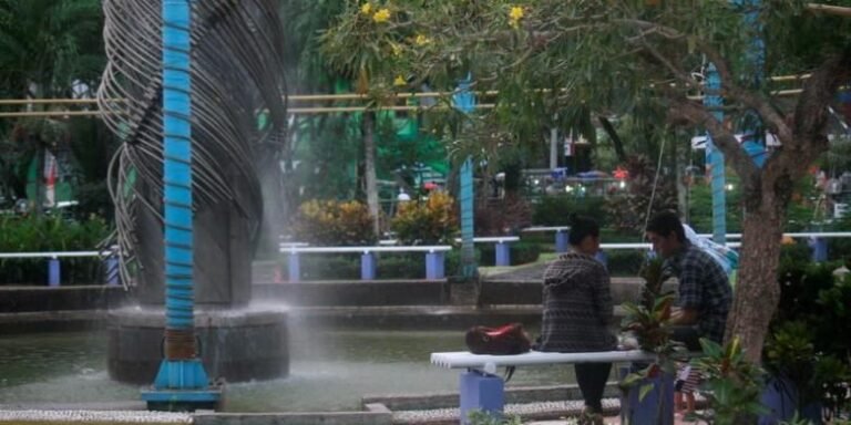 Tips Berwisata Saat Musim Hujan