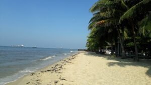Pantai Kemala rekomendasi wisata di kalimantan timur