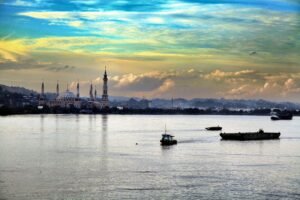 Sungai Mahakam Rekomendasi Wisata di Kalimantan Timur