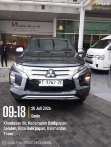 menjemput tamu perusahaan